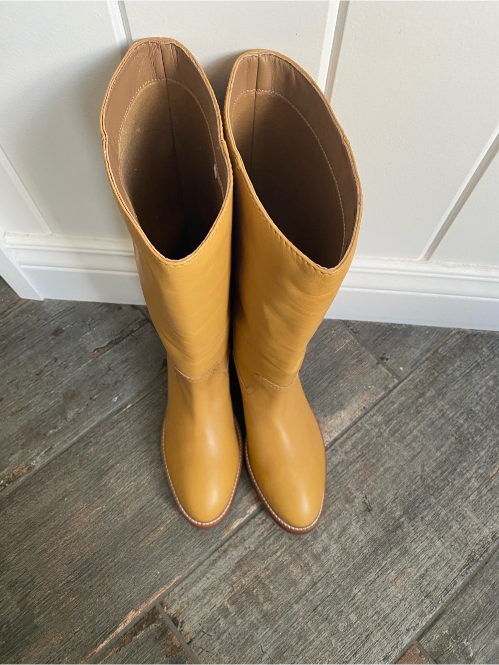 NEW Frye Camryn Leather Boots in gorgeous Banana colour - Picture 7 of 10